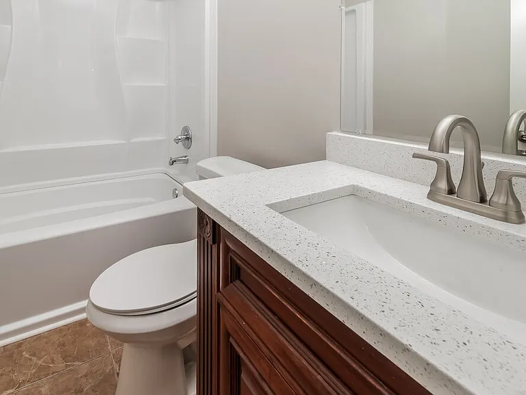 623 Weybridge Ct — Photo 15