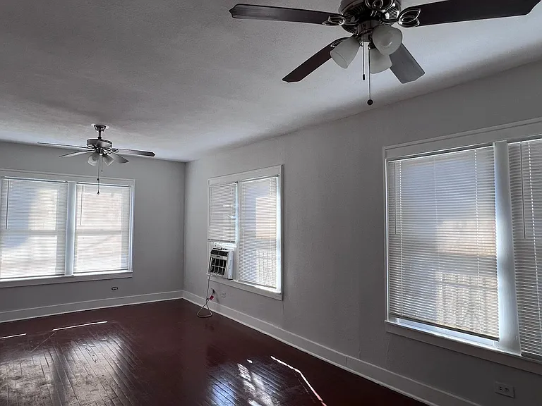215JENNING S St — Photo 27