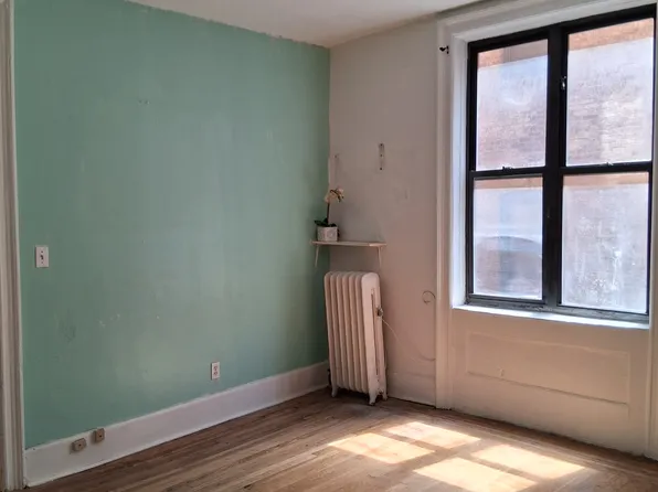 834 Riverside Drive image 1 of 16