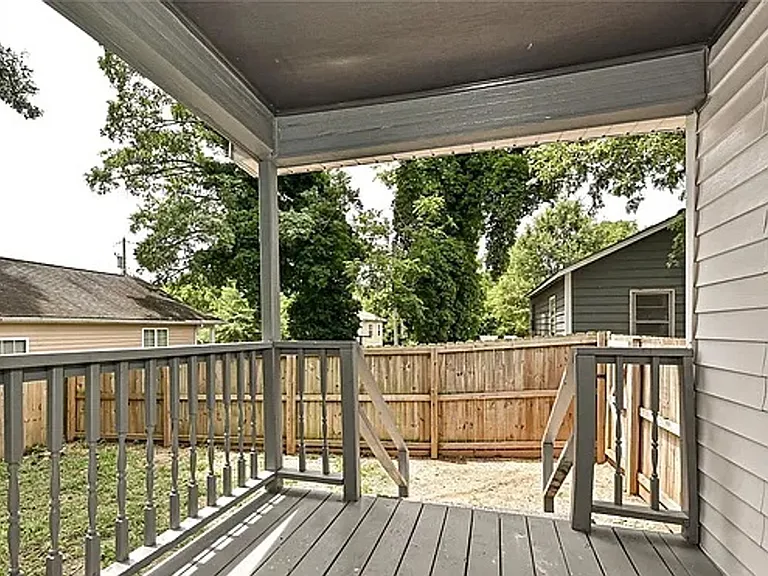 225 Charlesvoix Ave — Photo 13