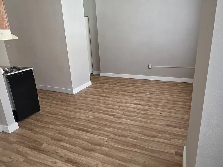 7th Place Apartments — Photo 31