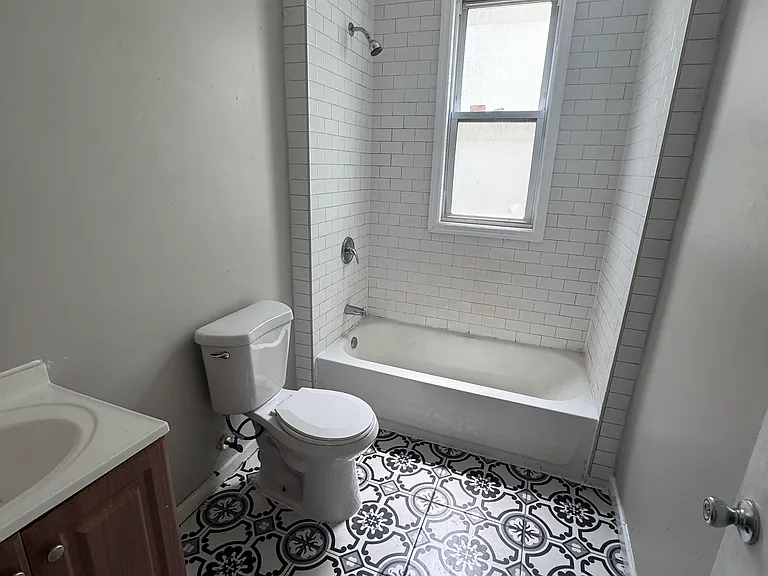 248 Nye Ave #5 — Photo 7