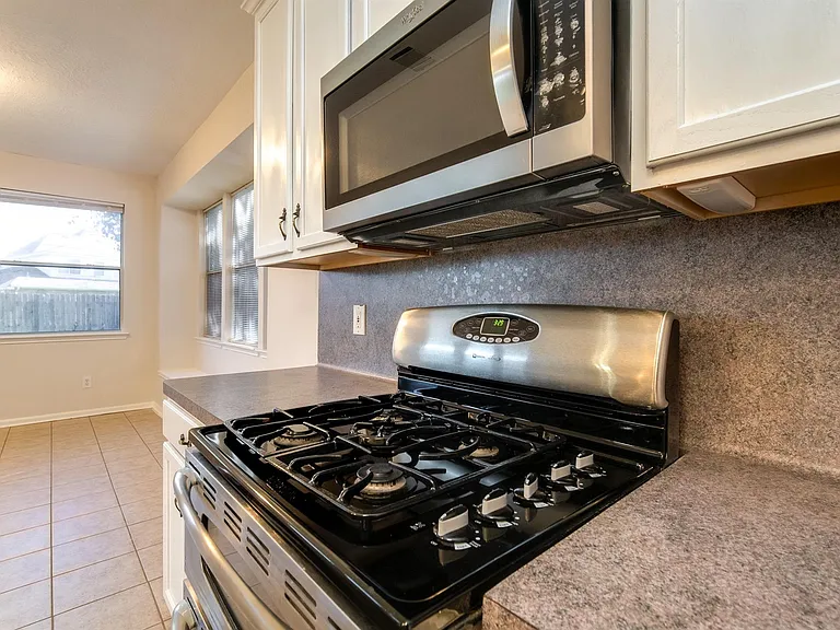 1907 Glen Eden Ct — Photo 17