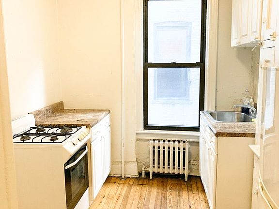 2nd image of 2536 34th St #2R