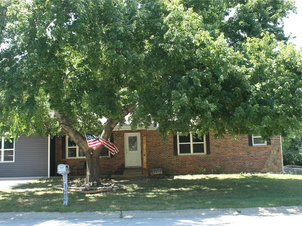 1504 Hull Valley Dr, Waynesville, MO 65583