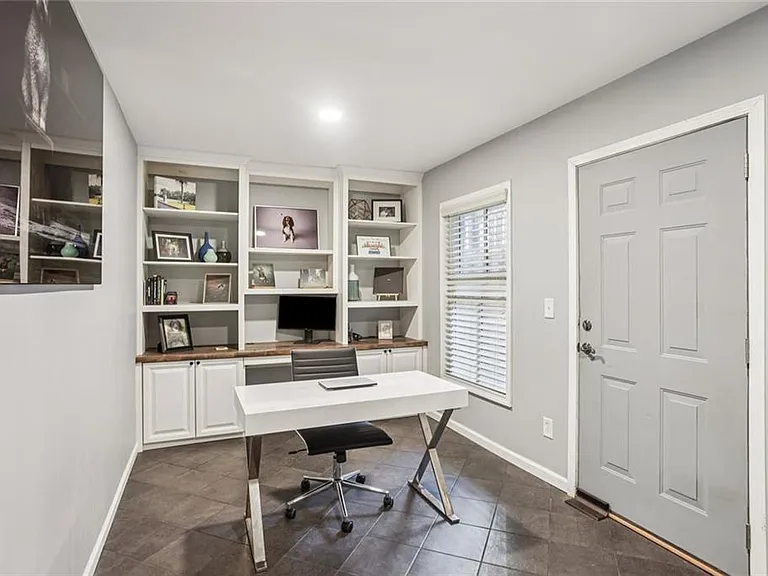 805 Highland Green Way NE — Photo 27