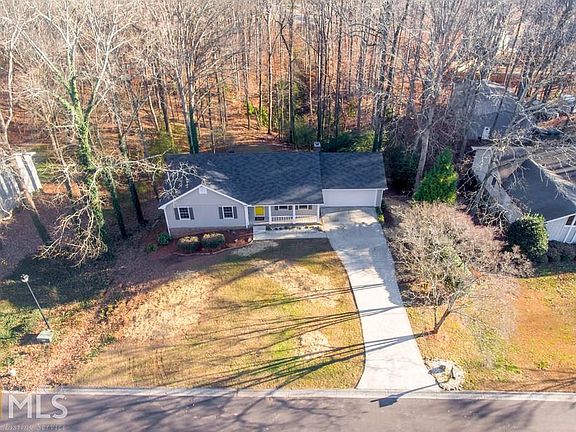 3rd image of 2273 Hillbriar Dr