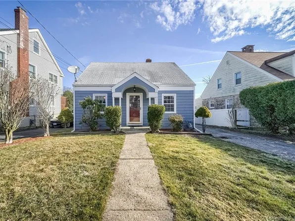 11 Auburn Street, Norwalk, CT 06854