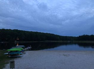 1040 Rolling Hills Dr, Lake Ariel, PA 18436