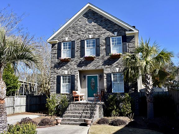 2nd image of 812 Harbor Place Dr