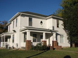903 Summit St, Center Point, IA 52213