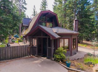 300 Pony Trl, Mount Shasta, CA 96067