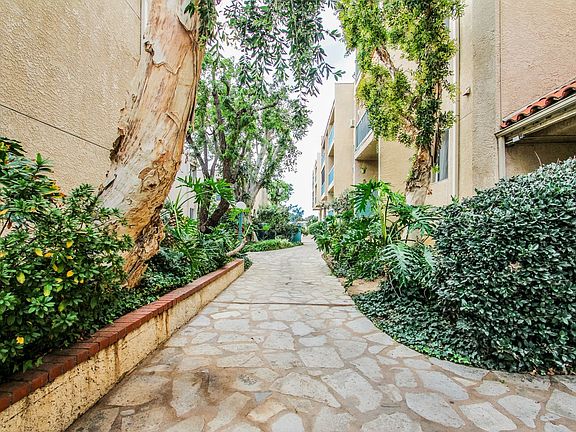 4th image of 18307 Burbank Blvd Unit 331