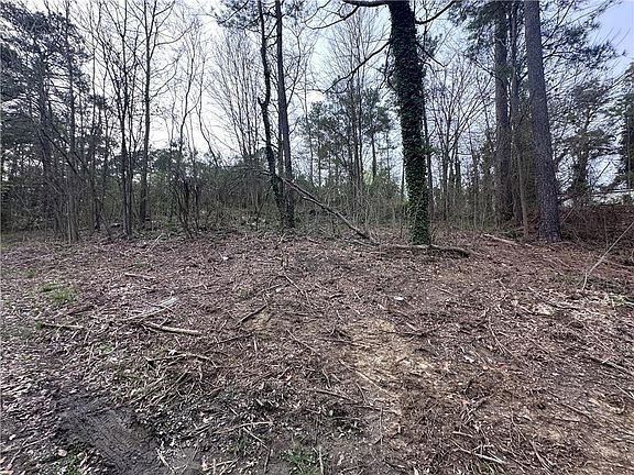2nd image of 411 Gayle Dr SE