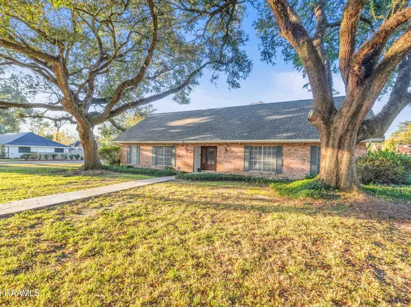 201 Saxon Dr, Lafayette, LA 70508