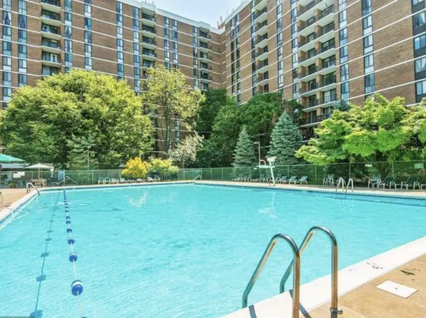 2300 Pimmit Dr APT 1207, Falls Church, VA 22043