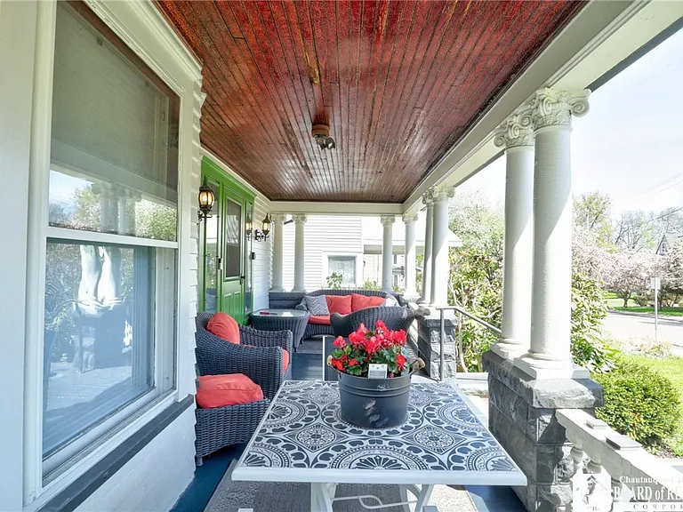 98 Forest Ave — Photo 42