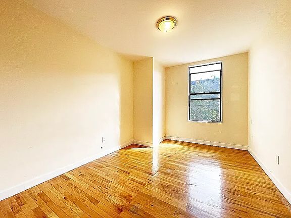5th image of 3621 Broadway #49