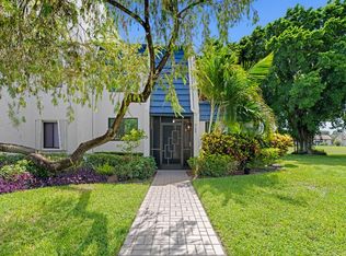 4469 Luxemburg Ct, Lake Worth, FL 33467