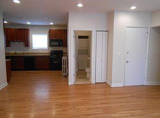 3921 N Pine Grove Ave #C9B3DNSQ1, Chicago, IL 60613