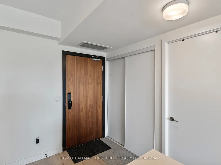 201 Brock St S #427 — Photo 27