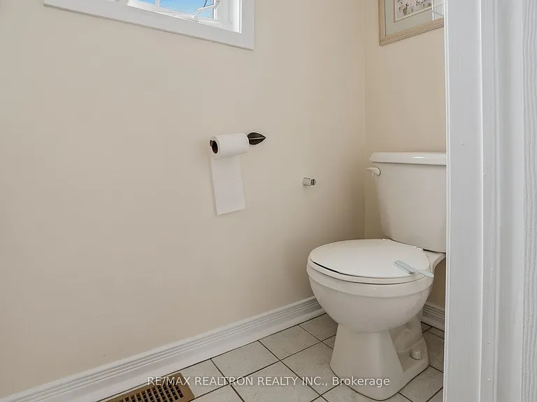 2 Eli Shackleton Ct — Photo 10