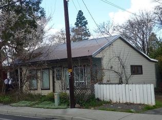 302 4th St, Phoenix, OR 97535