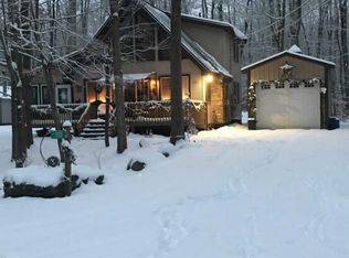 110 Ridge Rd, Pocono Lake, PA 18347