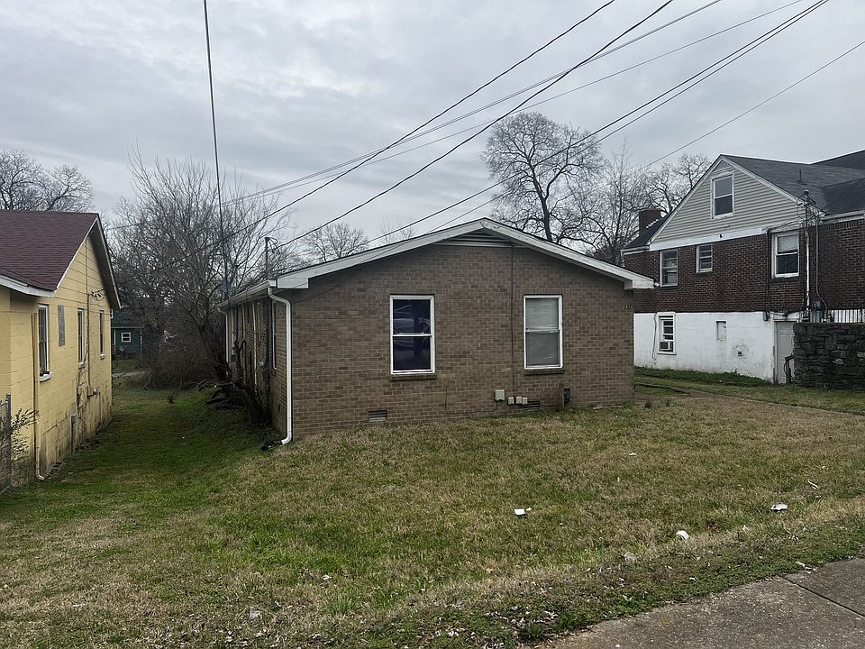 2nd image of 932 33rd Ave N