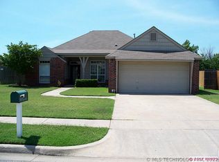 1010 E 146th St, Glenpool, OK 74033
