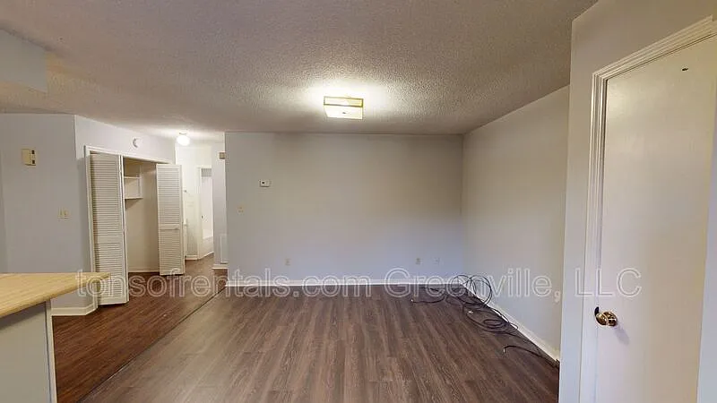 1 bed, 1.0 bath, $750 — Photo 2