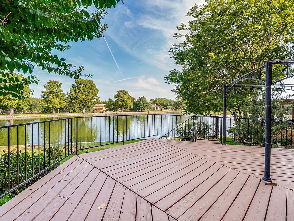 1st image of 9 Country Lake Dr