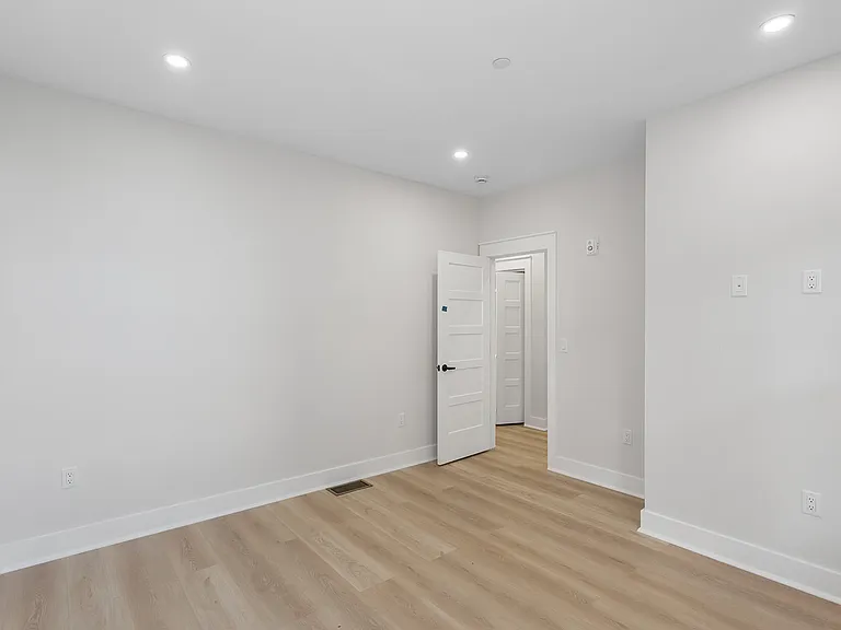 5 Milton Ave #B — Photo 6