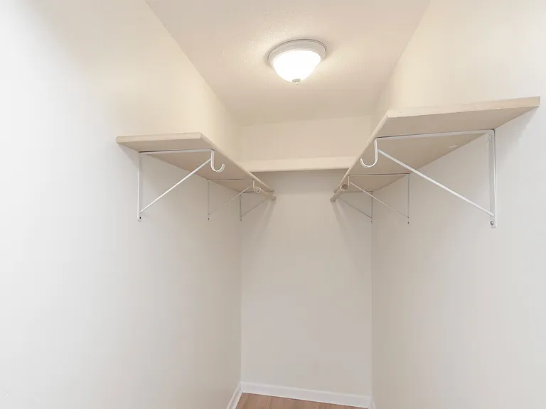 Legacy Apartments Rockland — Photo 11