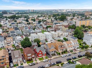 725 4th St #1, Secaucus, NJ 07094