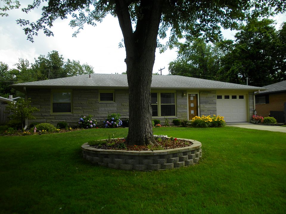 1st image of 2301 W Barcelona Dr