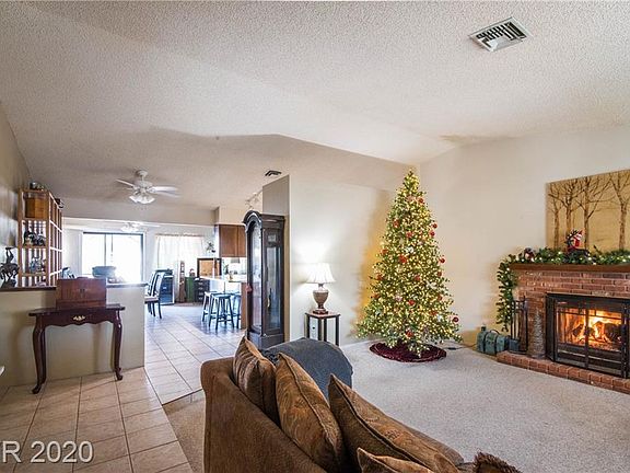 4th image of 260 W Cypress Dr