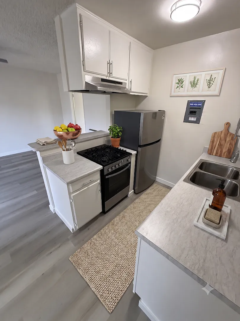 12939 Bonaparte Ave — Photo 4