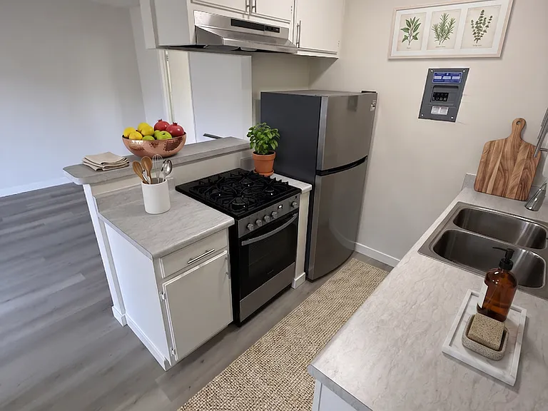 12939 Bonaparte Ave — Photo 4