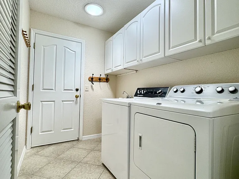 487 Thistledown Way — Photo 22