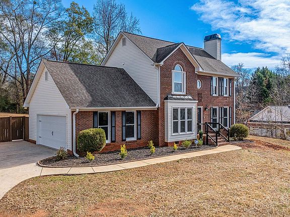 3rd image of 151 Tymberbrook Dr