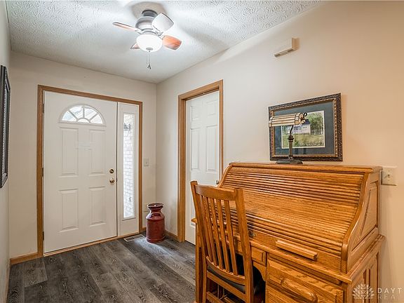 3rd image of 104 Heckman Dr