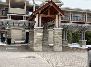 4 Cove Ct #102, Collingwood, ON L9Y 0Y6