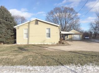 734 N 1st St, Cuba, IL 61427