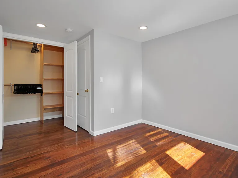 1911 Summit Ave #2 — Photo 14