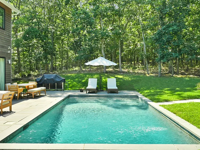 35 Woodthrush Ln — Photo 2