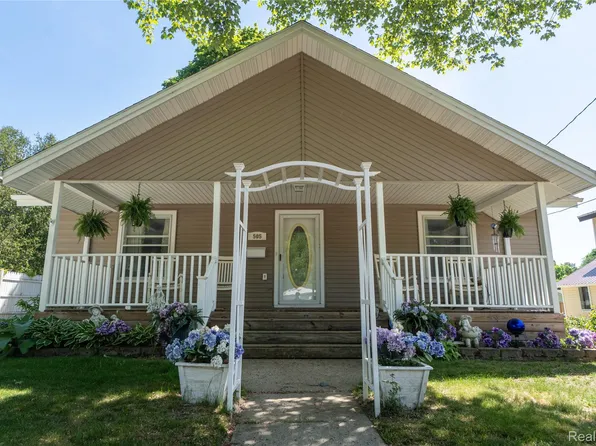 505 S Main St, Scottville, MI 49454