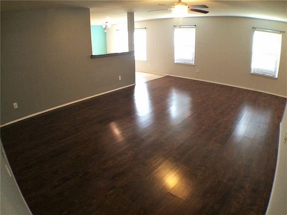 4th image of 716 Becard Dr