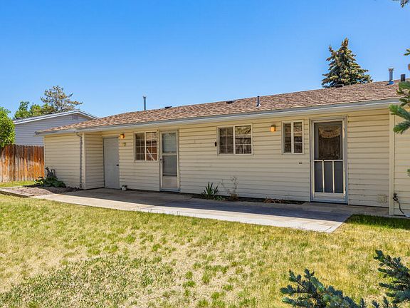 3rd image of 10405 Preddy Ave