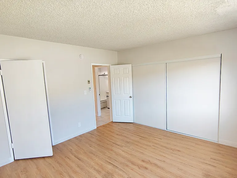 8335 Willis Ave — Photo 10